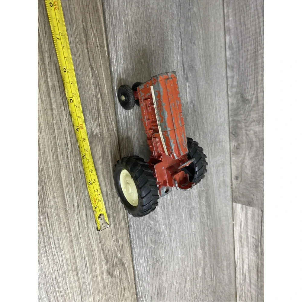 Vintage ERTL IH International Red Die Cast Narrow End‎ Tractor 1:32